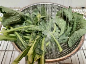 how to wash turnip greens